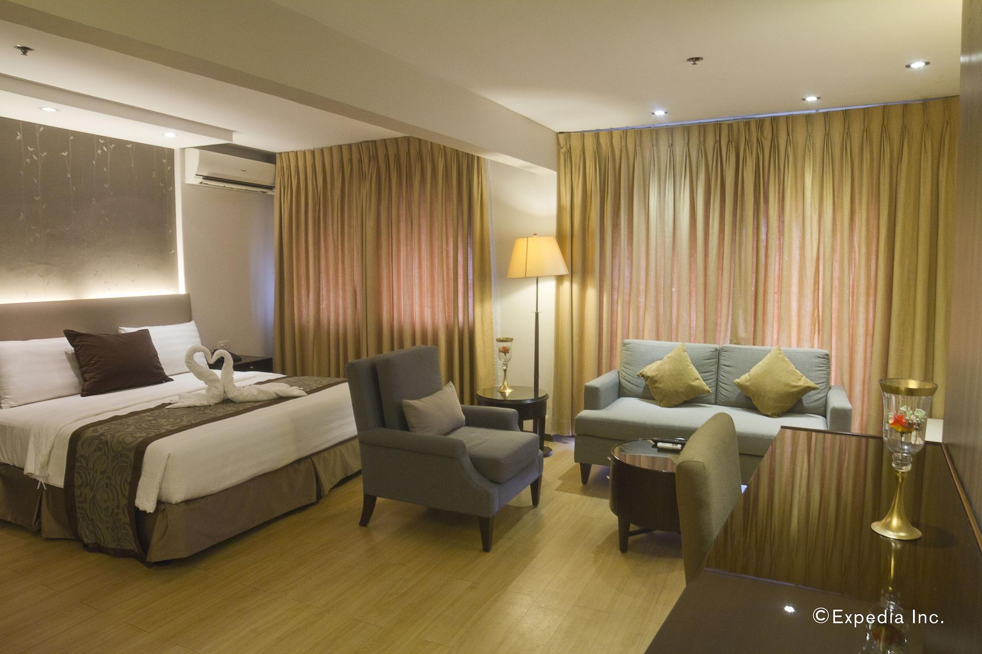 Imperial Palace Suites Quezon City Exterior foto